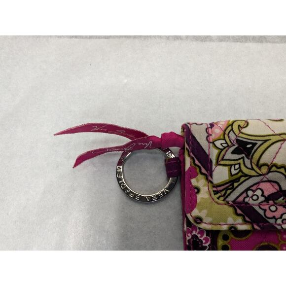 Vera Bradley Wallet/ ID Case VERY BERRY PAISLEY -with Silver Key Ring Quilted - Picture 3 of 6